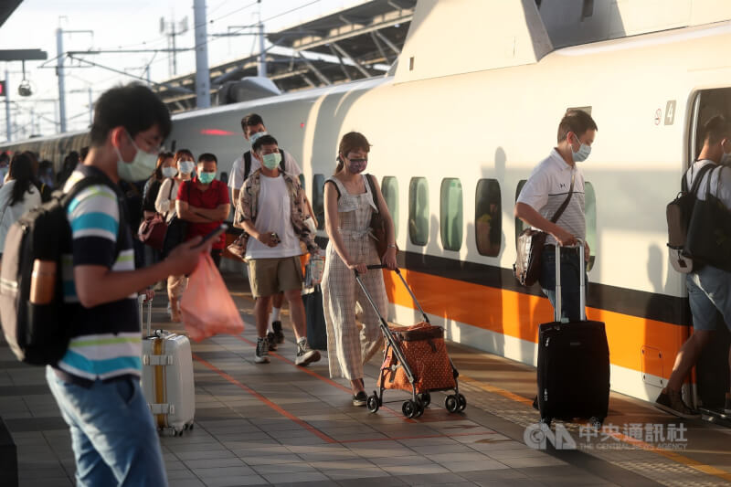 高鐵清明假期規劃加開133班次列車,4日凌晨零時起開放購票。(中央社檔案照片)