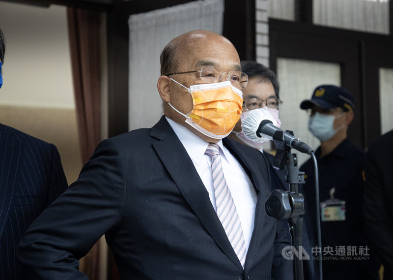 前國民黨主席洪秀柱指民進黨挑釁中國及稱票投總統蔡英文的人不用腦筋。行政院長蘇貞昌(前)11日在立法院受訪表示,為中國武力擴張、破壞和平贊同發聲,甚至跟他們同一鼻孔出氣的言論,非台灣主流民意。中央社記者謝佳璋攝 111年3月11日