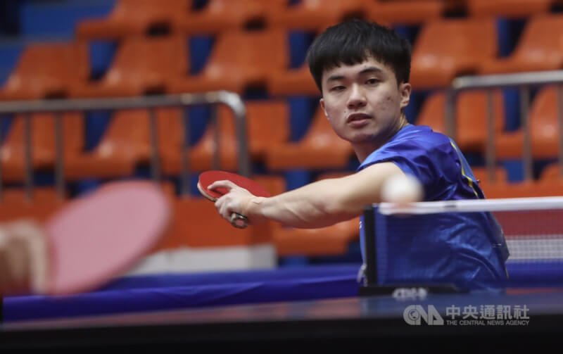 台灣桌球一哥林昀儒（圖）20日在WTT澳門冠軍賽挺進16強。（中央社檔案照片）