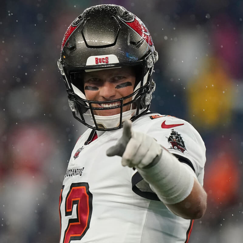 NFL傳奇四分衛布雷迪13日表示，他已打消退休念頭，下一季將披海盜球衣重回球場。（圖取自twitter.com/NFL）