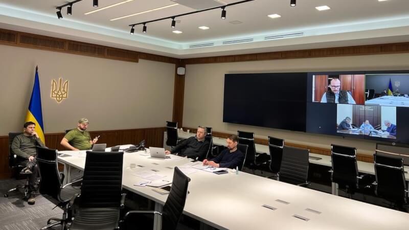 烏克蘭總統府顧問暨協商人員波多利雅科14日表示，烏方與俄羅斯已開始就莫斯科入侵烏克蘭的衝突舉行會談。（圖取自twitter.com/Podolyak_M）