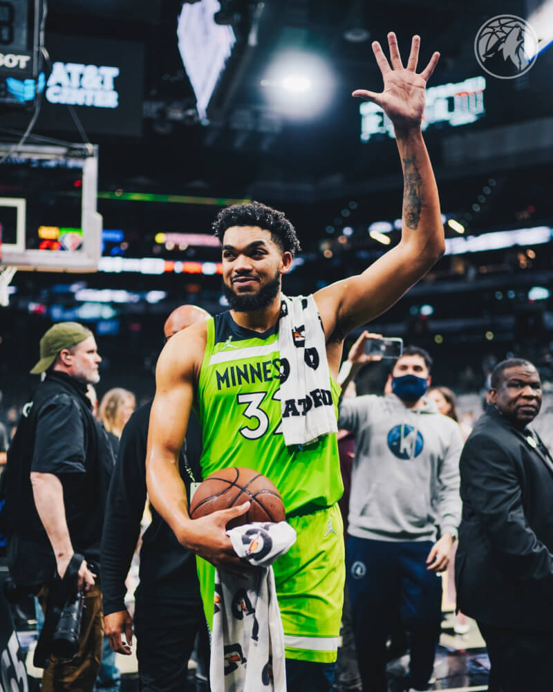 NBA明尼蘇達灰狼隊中鋒湯斯14日攻下60分。（圖取自twitter.com/Timberwolves）