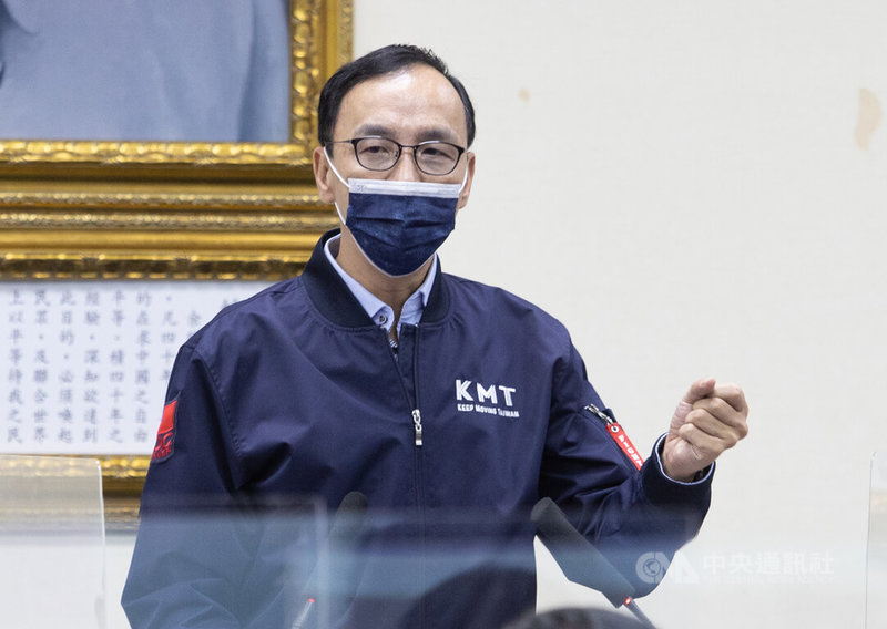 國民黨宣布提名台南市議員謝龍介參選台南市長,黨主席朱立倫(圖)23日在中常會上表示,謝龍介深耕台南,算是百鍊成鋼;台南需要一位認真努力深耕基層的人選,相信謝龍介對所有台南地方事務都非常了解,這次有決心、毅力,為台南努力。中央社記者謝佳璋攝 111年3月23日