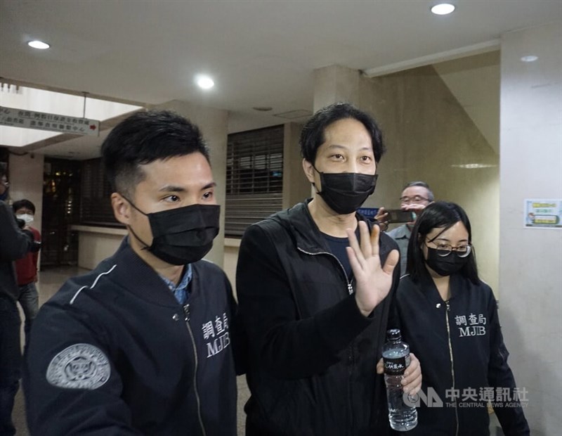 街口集團執行長胡亦嘉及莊姓妻子等人涉嫌辦理基金配售時,未公平配售投資人,獲取不法所得初估約新台幣9000萬元。檢調24日約談胡男等5人。中央社記者林長順攝 111年3月25日