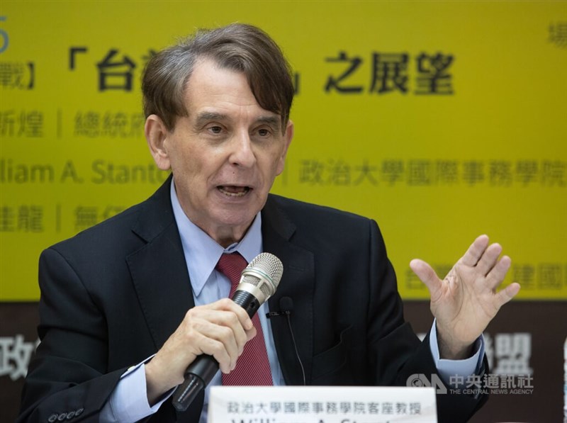 台灣安保協會等團體主辦「看看烏克蘭 想想台灣-2022國際地緣政治與台灣安全」論壇,26日在台北登場,下午邀請前美國在台協會處長司徒文(William A. Stanton)出席,暢談「烏俄之戰:『台美建交』之展望」。中央社記者謝佳璋攝 111年3月26日