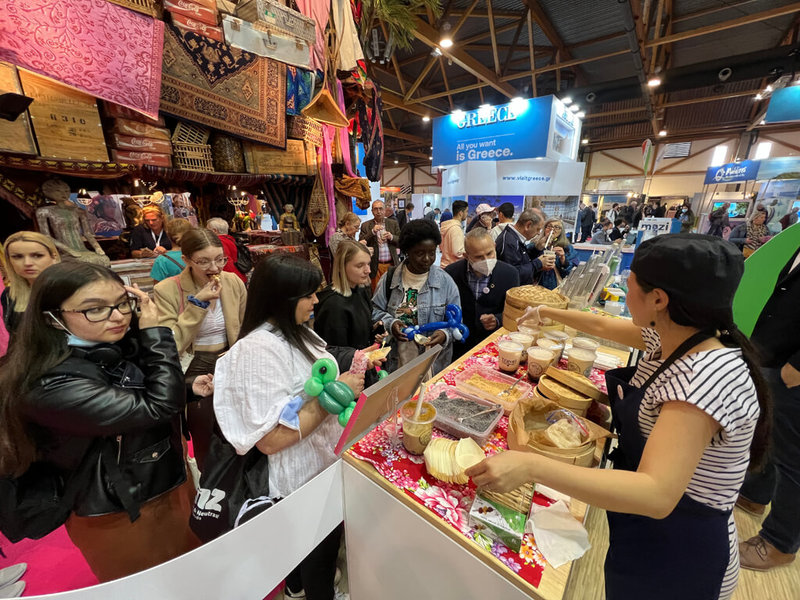 台灣今年自3月24日至27日參與比利時布魯塞爾國際觀光旅展,現場推出現做客家麻糬,受到民眾歡迎。(圖駐歐盟兼駐比利時代表處提供)中央社記者唐佩君布魯塞爾傳真 111年3月29日