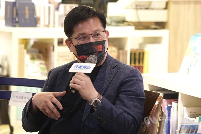 無任所大使林佳龍30日下午在台北出席「科技特派員」新書座談會,對科技時事等發表意見與看法。中央社記者徐肇昌攝 111年3月30日