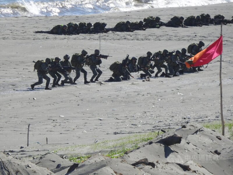 圖為去年3月菲美聯合軍演，在鄰近台灣的菲律賓卡加延省舉行兩棲作戰演習。（中央社檔案照片）