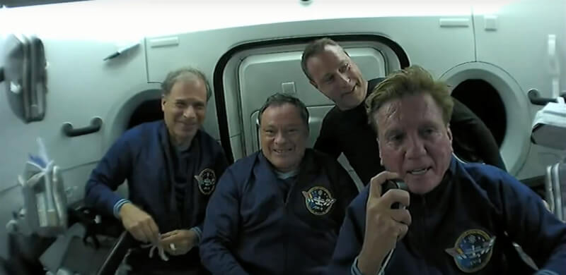 公理太空（Axiom Space）的4名人員8日搭乘太空船進行首次純屬民間的太空飛航任務。（圖取自twitter.com/Axiom_Space）