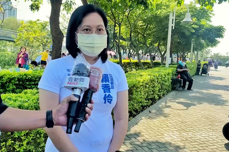 民眾黨立委賴香伶(圖)10日受訪表示,黨主席柯文哲已有很誠心誠意的道歉,她也指出,希望雙方溝通是在問題上各有想法,但不要用情緒性話語,建立平等對待關係。中央社記者吳睿騏桃園攝 111年4月10日