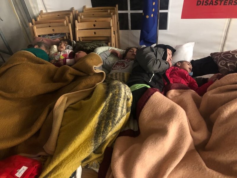 王芮緹感慨難民兒童的童年回憶都是戰爭他只能自掏腰包買些巧克力、糖果幫助難民兒童。(王芮緹提供)中央社記者黃雅詩台北傳真 111年4月11日
