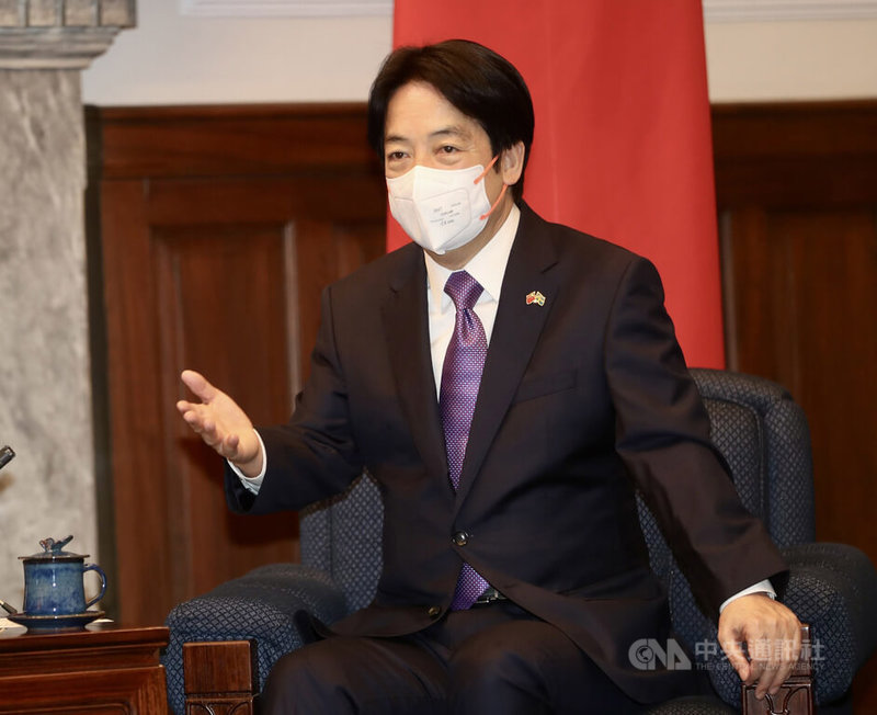 副總統賴清德(圖)12日在總統府接見瑞典國會暨歐洲議會訪團成員,除再次轉達總統蔡英文的歡迎,也傳達台灣人民對歐洲議會及訪賓的感謝;期望未來加強經貿或產業各面向的合作,增進兩國人民的關係跟友誼。中央社記者張皓安攝 111年4月12日