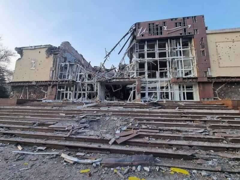 圖為18日馬立波一處建築物遭摧毀。（圖取自facebook.com/mariupolrada.gov.ua）
