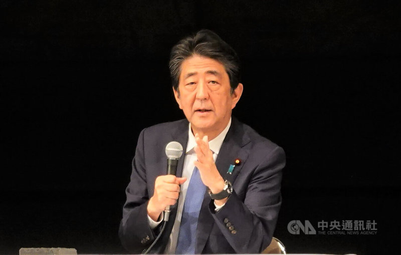 日本放送協會引述前首相安倍晉三派系成員的說法報導,安倍晉三8日胸部中彈,已送醫治療。(中央社檔案照片)