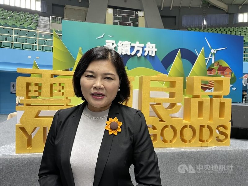 民進黨24日拍板確定由立委劉建國為雲林縣長參選人,他將挑戰競選連任的國民黨籍雲林縣長張麗善;張麗善(圖)對此表示,一點也不意外,她會全力拚縣政,平常心面對年底選戰。 中央社記者姜宜菁攝 111年4月24日