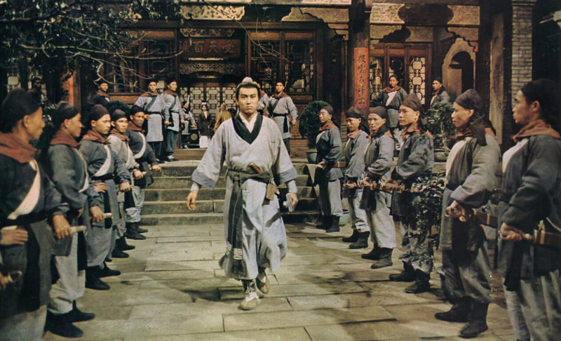 武俠電影「一代劍王:數位修復版」中,演員田鵬(中)飾演的蔡穎傑形象深植人心,不過田鵬笑說,數位修復版讓剛出道的他缺點更清晰。(影視聽中心提供)中央社記者葉冠吟傳真 111年4月25日