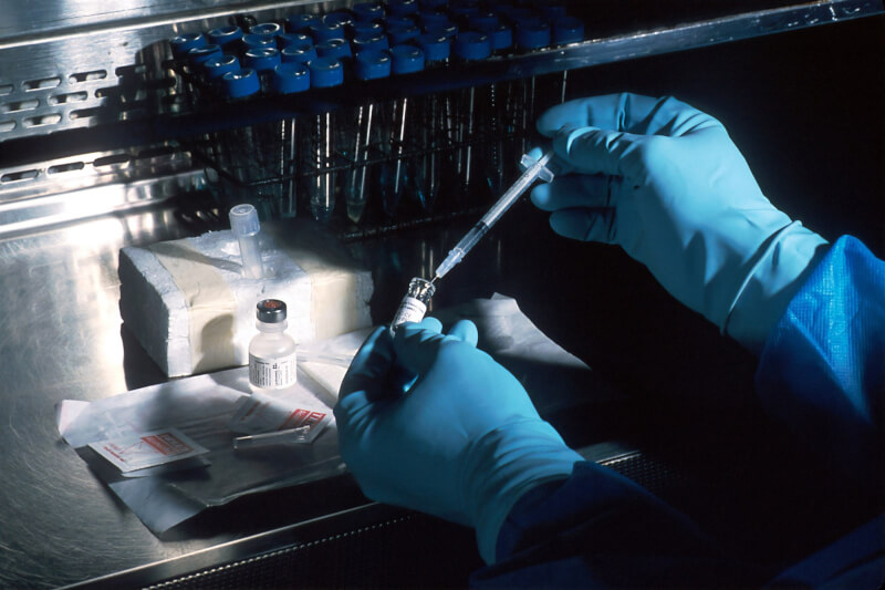 科學家力圖開發出通用的冠狀病毒疫苗。（示意圖／圖取自Unsplash圖庫）
