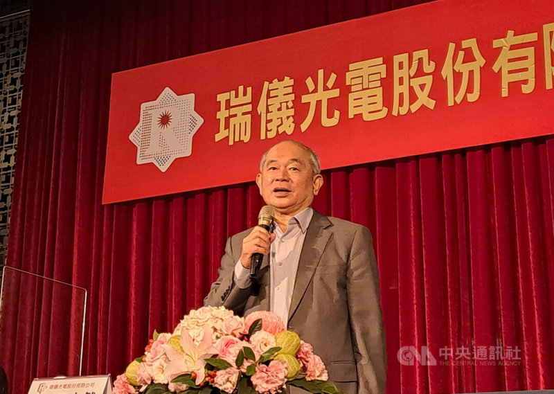 背光模組廠瑞儀光電董事長王本然28日在法人說明會表示,受到中國封控相關措施的影響,4月訂單約40%落後出貨,但訂單仍然掌握。中央社記者潘智義攝 111年4月28日