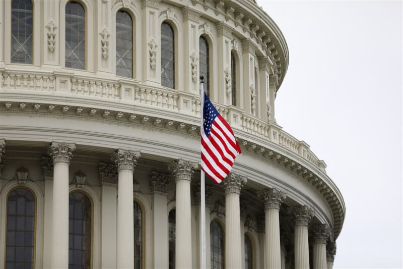 美國聯邦參議院22日通過規模1.7兆美元的年度開支法案。圖為美國國會大廈外觀。（中央社檔案照片）