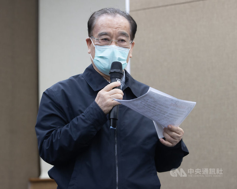 台鐵企業工會5月1日發起集體休假活動,表定列車全部停駛,僅開出18班次臨時列車。台灣高鐵總經理鄭光遠(圖)晚間出席記者會,說明高鐵疏運情形。中央社記者謝佳璋攝 111年5月1日
