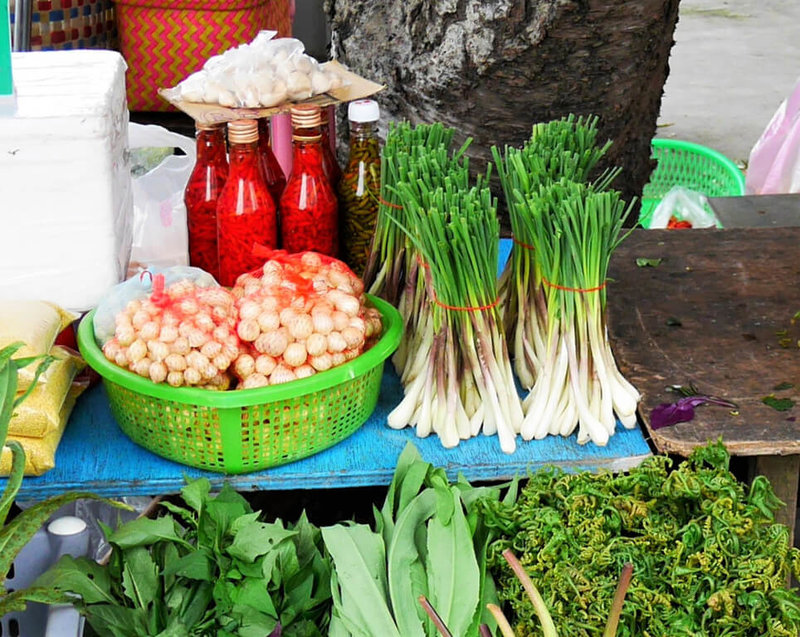 花蓮傳統市場或是部落市集經常可見當令野菜食材，如小洋蔥和蕗蕎，是原住民族常食用的特色作物。（花蓮農改場提供）中央社記者李先鳳傳真  111年5月4日