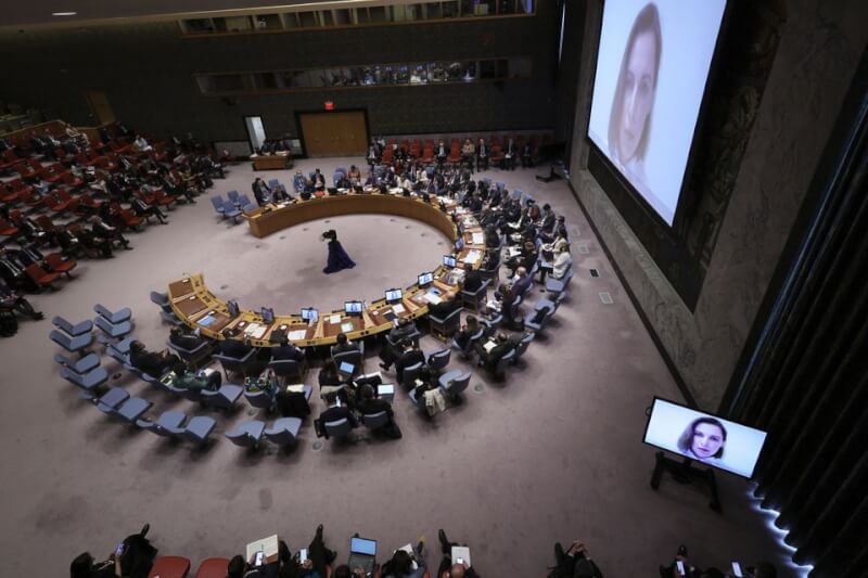 圖為安理會成員國5日在聯合國總部就俄羅斯入侵烏克蘭的局勢舉行會議。（路透社）
