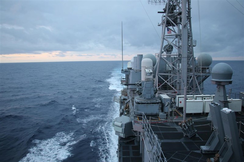 美國海軍第七艦隊表示，第七艦隊提康德羅加級導向飛彈巡洋艦皇家港號10日通過台灣海峽。（圖取自美國第七艦隊網頁c7f.navy.mil）