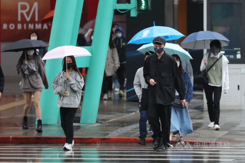 氣象專家吳德榮表示，13日起首波梅雨季滯留鋒徘徊易降雨，17日轉晴。（中央社檔案照片）