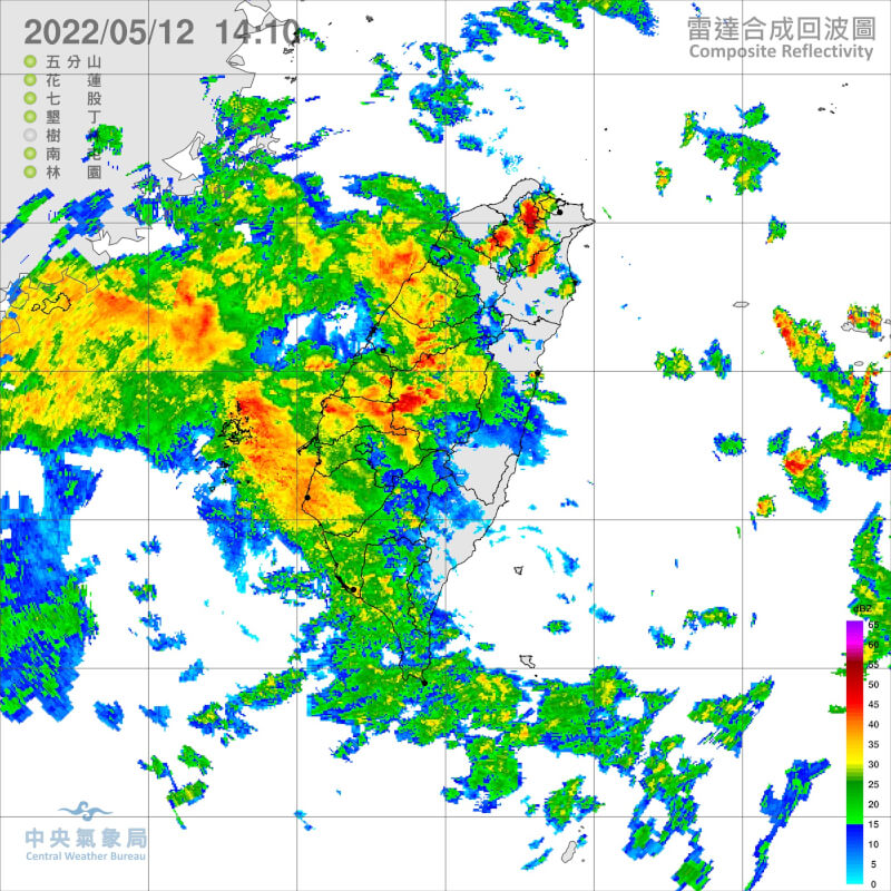 對流雲系發展旺盛,低窪地區慎防淹水。(圖取自中央氣象局網頁cwb.gov.tw)