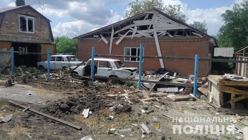 圖為烏克蘭東部頓內茨克遭到俄羅斯空襲。（圖取自facebook.com/UA.National.Police）