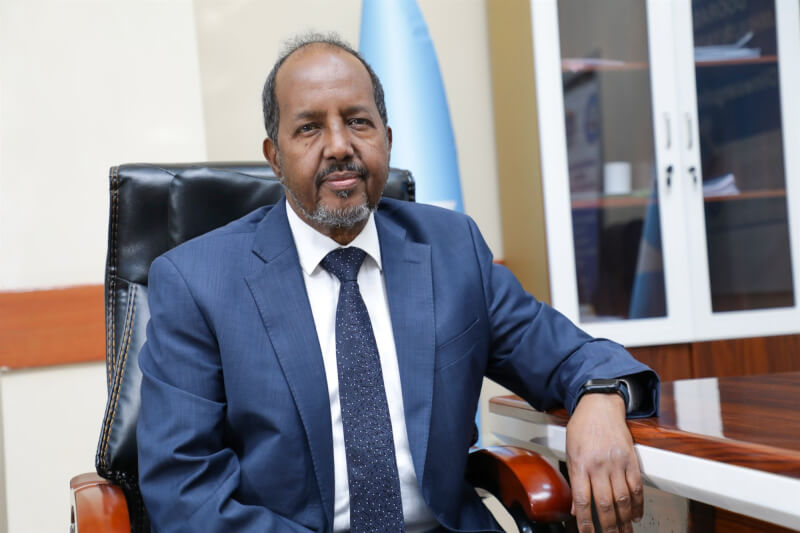 索馬利亞國會議員15日投票選舉總統，前任總統穆哈莫德當選。（圖取自facebook.com/HassanSheikhMahmud）