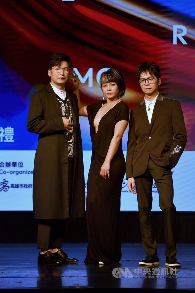 2022年第33屆金曲獎18日在台北舉行記者會公布入圍名單,春麵樂隊成員應邀出席,擔任揭獎嘉賓。中央社記者王飛華攝 111年5月18日