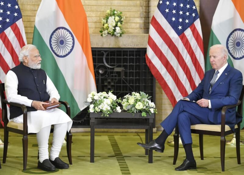 印度外交部發言人巴格奇指出，總理莫迪（左）與美國總統拜登（右）24日在會談中達成「實質性成果」。（圖取自twitter.com/MEAIndia）