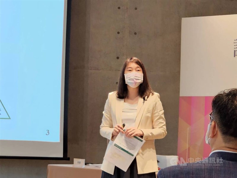 誠品信義店租約將在2023年底到期,誠品生活董事長吳旻潔在股東會上坦言,已提出很好的續約條件,關鍵在物業主要股東統一集團態度仍舊「懸而未決」,還在積極爭取中。中央社記者江明晏攝 111年5月27日