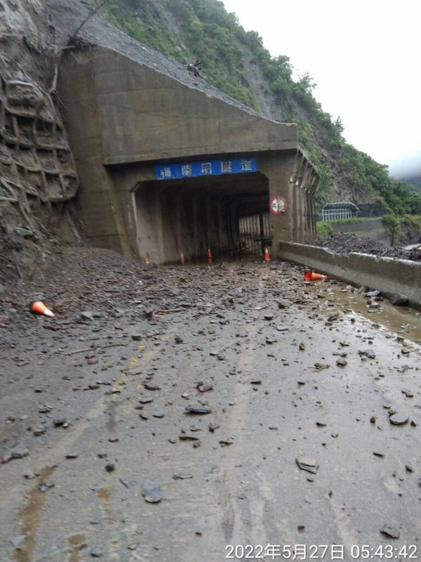 雨勢不斷南橫復興段土石坍方 梅蘭明隧道有落石 地方 中央社cna