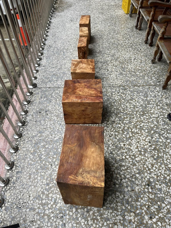嘉義縣警方在阿里山豐山村查獲2名越南逃逸移工盜伐檜木,起獲檜木角材162才(130公斤),市價逾新台幣百萬元。(嘉義縣警察局竹崎分局提供)中央社記者蔡智明傳真 111年5月27日