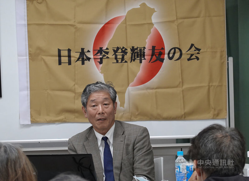 日本前自衛艦隊司令官松下泰士28日在東京演講時表示,至今日本現役自衛官與台灣的交流受限,但為因應台灣有事,須針對資訊交換、作戰計畫、撤僑等協商。中央社記者楊明珠東京攝 111年5月29日