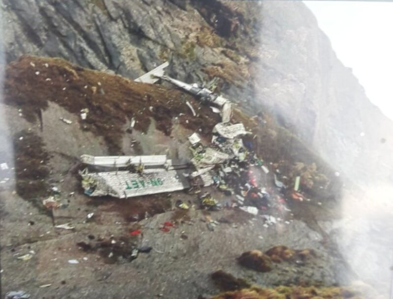 尼泊爾一架載有22人的客機29日失聯，搜救人員30日在山區找到殘骸。（圖取自twitter.com/NaSpokesperson）