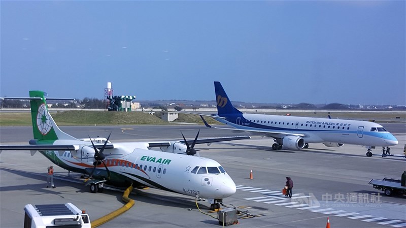 民航局宣布，6月30日起國內線機票價格調整，平均漲幅4.8%。（中央社檔案照片）