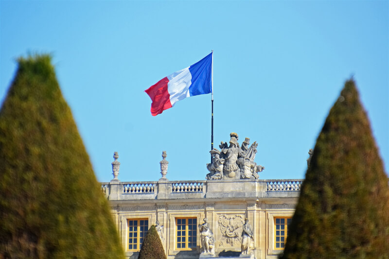 法國國會選舉海外選區提前投票，總統馬克宏的陣營在大多數選區取得領先。（圖取自Unsplash圖庫）