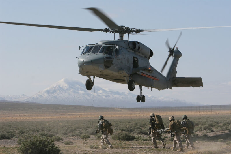圖為MH-60R海鷹直升機。（圖取自維基共享資源，版權屬公有領域）