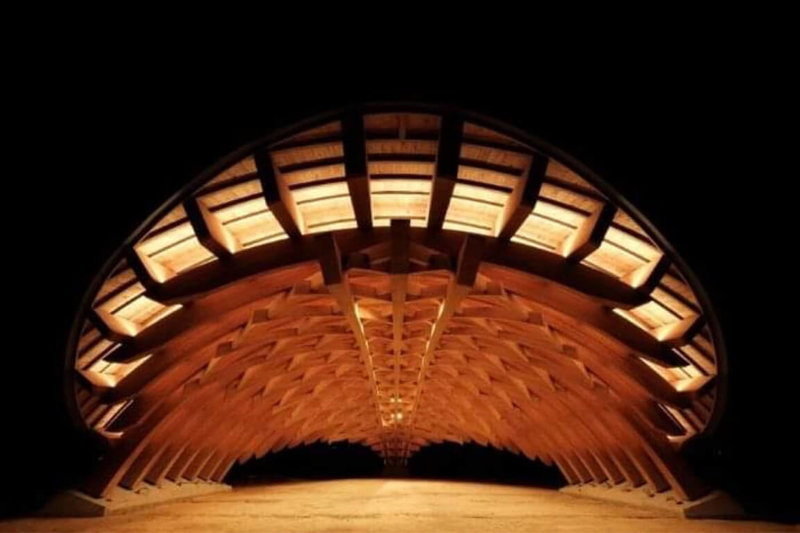 桃園市的「崙坪文化地景園區-曲梁木構造建築」,在第39屆國際照明設計師協會年度大獎上榮獲優等獎殊榮。(桃園市政府都市發展局提供)中央社記者吳睿騏桃園傳真 111年6月11日