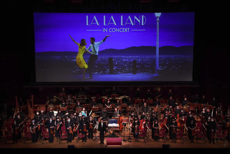 「LA LA LAND樂來越愛你」電影交響音樂會以現場演出，展現電影中主角堅持發揚爵士樂的信念。（牛耳藝術提供） 中央社記者趙靜瑜傳真 111年6月12日