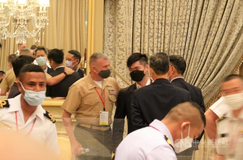 太平洋兩棲領導人研討會（PALS）14日在東京舉行開幕式，有18國陸戰隊司令官參加。台灣由海軍少將張世行等4名軍官以觀察員身分獲邀參加。4人身穿西裝。中央社記者楊明珠東京攝  111年6月14日