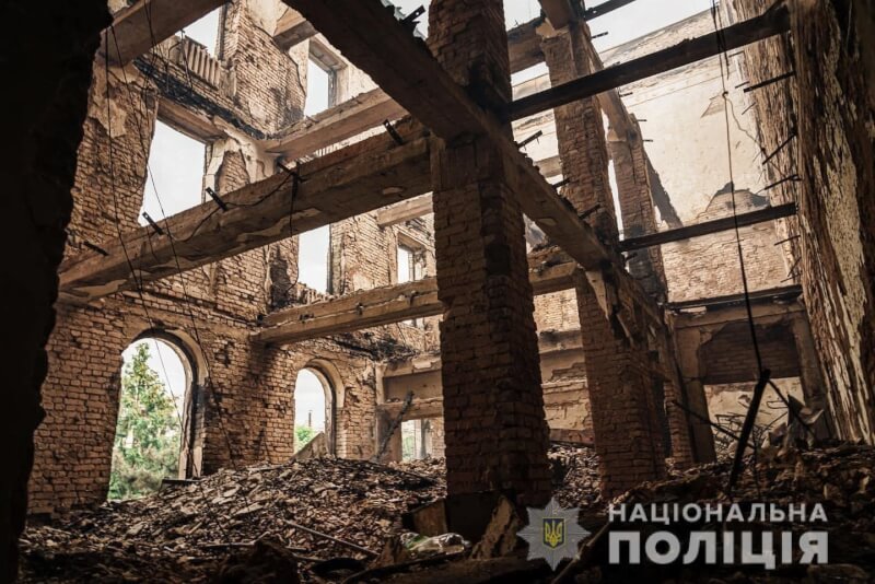 圖為13日烏克蘭盧甘斯克州內可見房屋遭俄軍摧毀。（圖取自facebook.com/UA.National.Police）