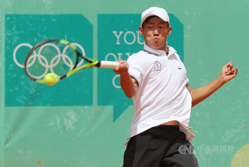 世界職業網球協會最新排名，台灣網球好手曾俊欣排名升至第97名，成為第3位躋身男單世界前100名的台灣選手。（中央社檔案照片）