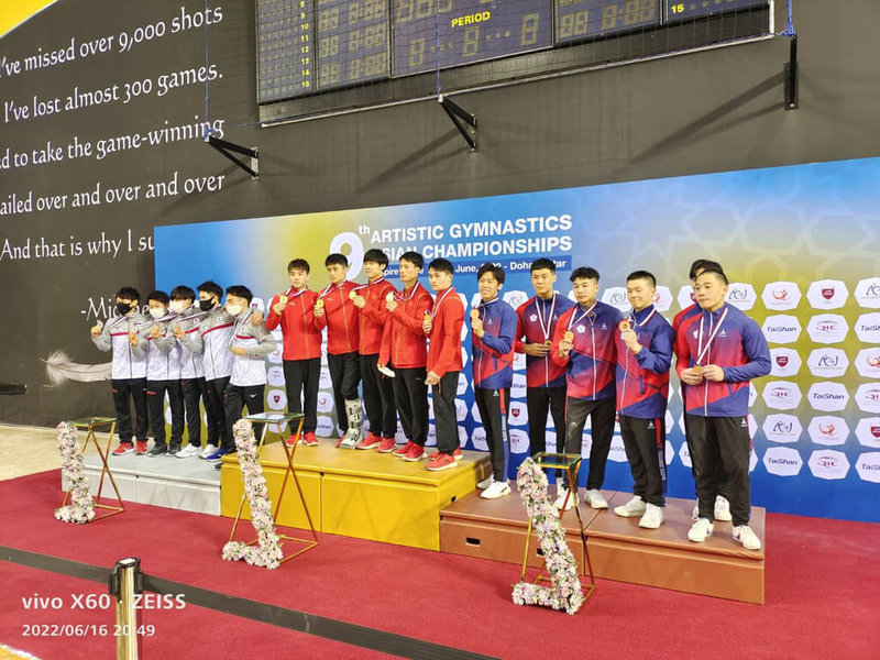 台灣男子體操代表隊17日在亞洲體操錦標賽男子成隊拿下銅牌,也順利取得年底在英國利物浦舉辦的世界體操錦標賽門票。(中華體操協會提供)中央社記者龍柏安傳真 111年6月17日