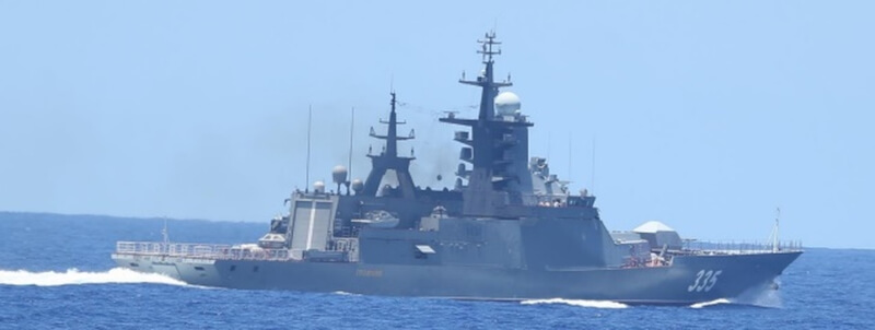 日本防衛省表示，俄羅斯海軍驅逐艦、護衛艦等5艘軍艦19日通過沖繩縣沖繩本島與宮古島之間的海域。圖為俄軍斯特格級護衛艦。（圖取自日本防衛省統合幕僚監部網頁mod.go.jp）