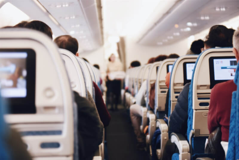 國際航空運輸協會預估，航空搭乘人數今年將回復至疫情前的83%。（圖取自Unsplash圖庫）