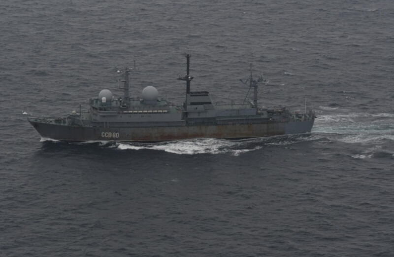 俄羅斯海軍的情報蒐集艦5月至6月間繞行北海道，日本認為俄軍此舉實屬罕見。圖為俄軍斯特格級護衛艦。（圖取自日本防衛省統合幕僚監部網頁mod.go.jp）